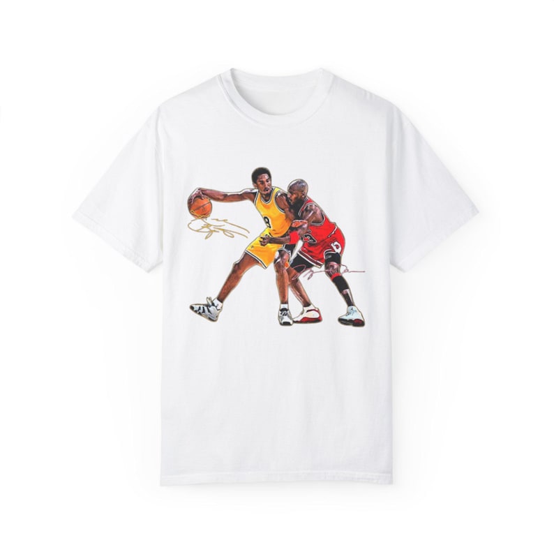 KB vs MJ Vintage Basketball Legend Unisex T-Shirt - Vintage Sports Tee, Iconic Player Shirt, Perfect Gift for Sports Fans