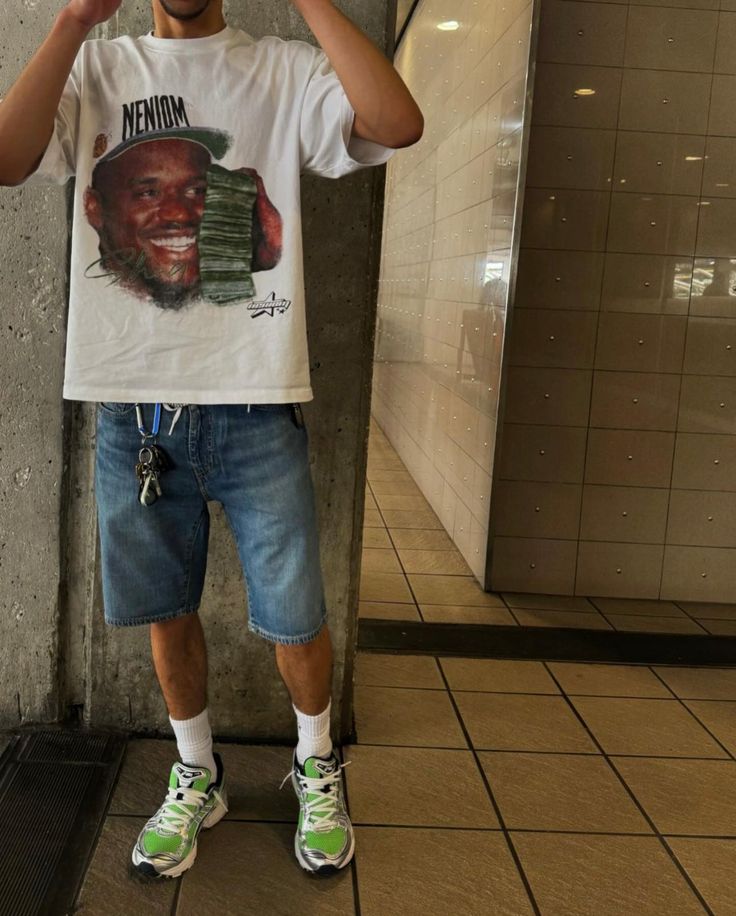 Neniom T-Shirt