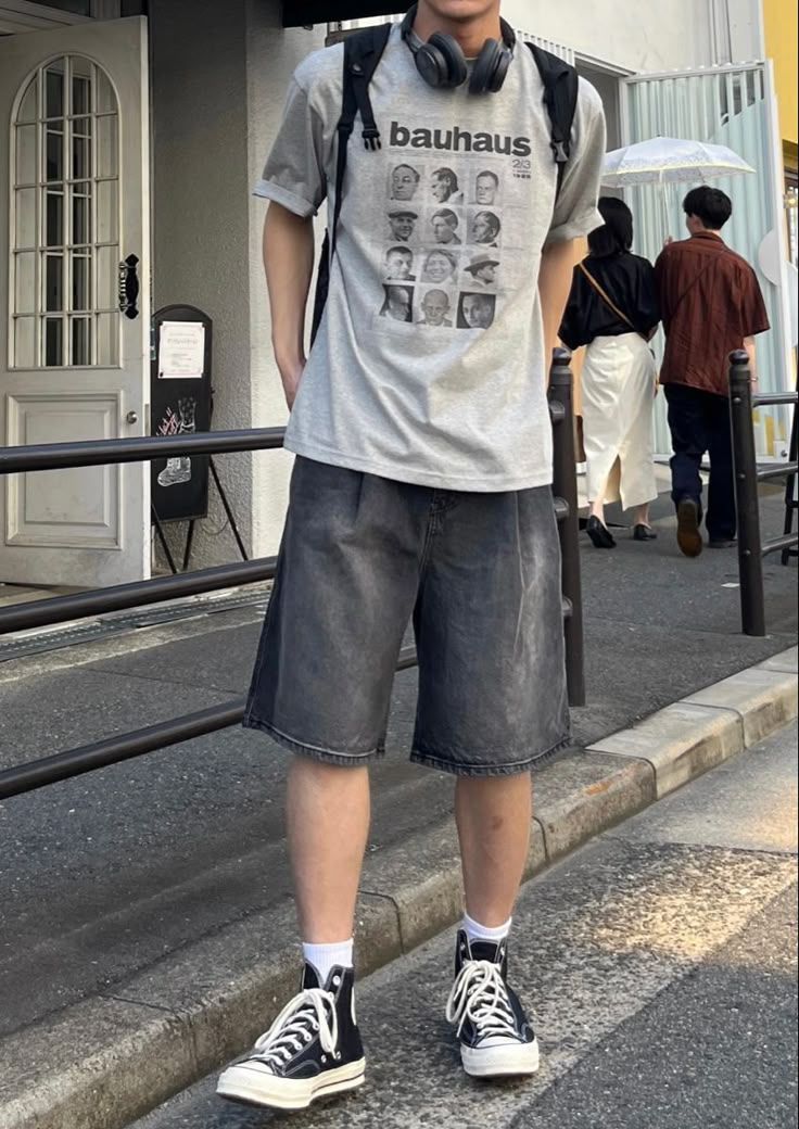 Bauhaus tee Shirt