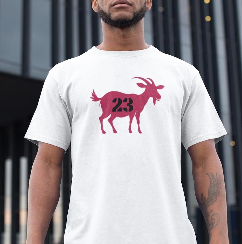 Michael Jordan GOAT of Basketball NBA Chicago Bulls T-Shirt / Michael Jordan GOAT Tee