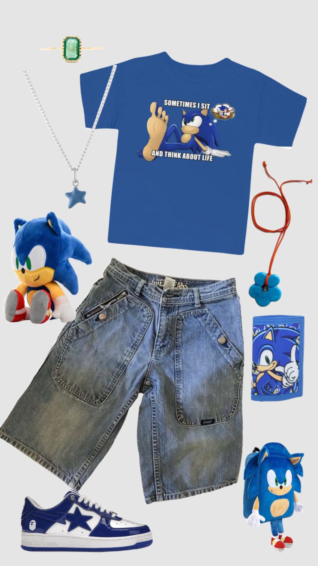 ‚Äö√Ñ√∫Green t-shirt with a Sonic graphic‚Äö√Ñ√π