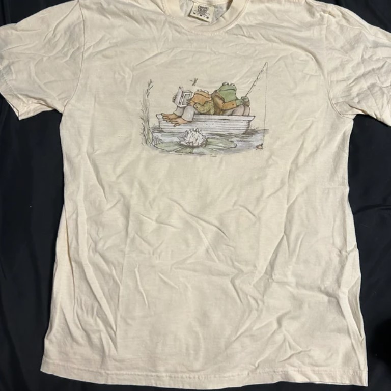 Frog 90s Vintage Graphic Book Lovers Shirt OutfitFrog 90s Vintage Graphic Book Lovers Shirt Outfit