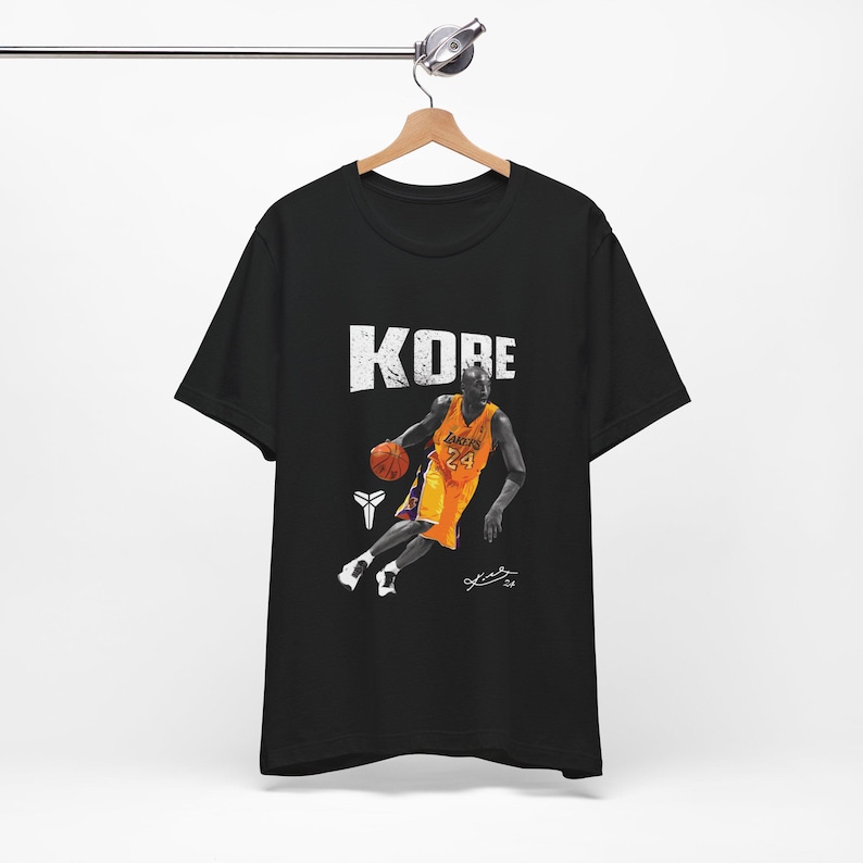 Kobe Bryant T-Shirt Unisex Graphic Short-Sleeve Tee Retro NBA Los Angeles Lakers Basketball Clothes For Him Gift