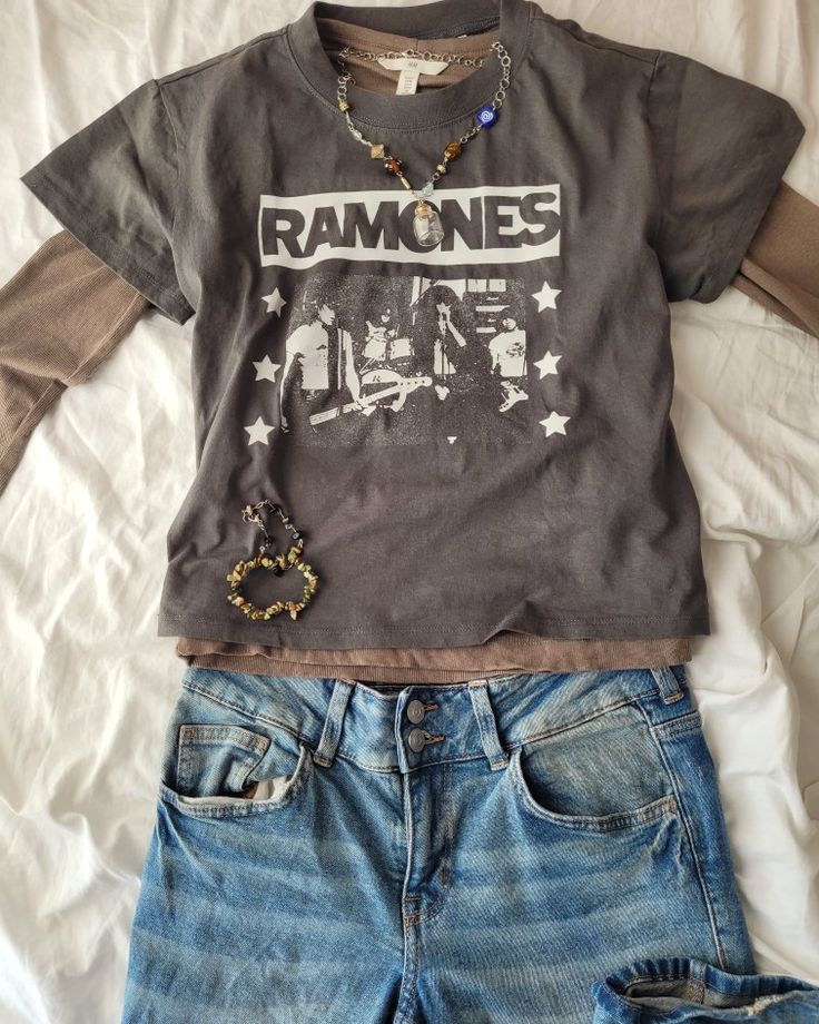 RAMONS Tee Shirt