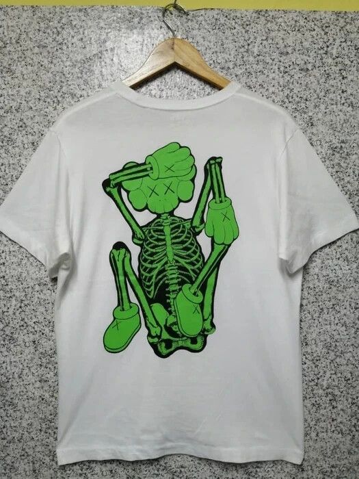 VINTAGE KAWS VERY RARE, Shirt Outfit, Gifts For Men, Gifts For Women