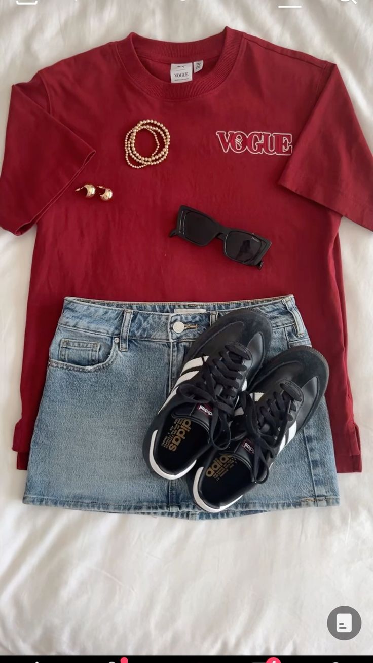 VOGUE T-Shirt For Men And Women
