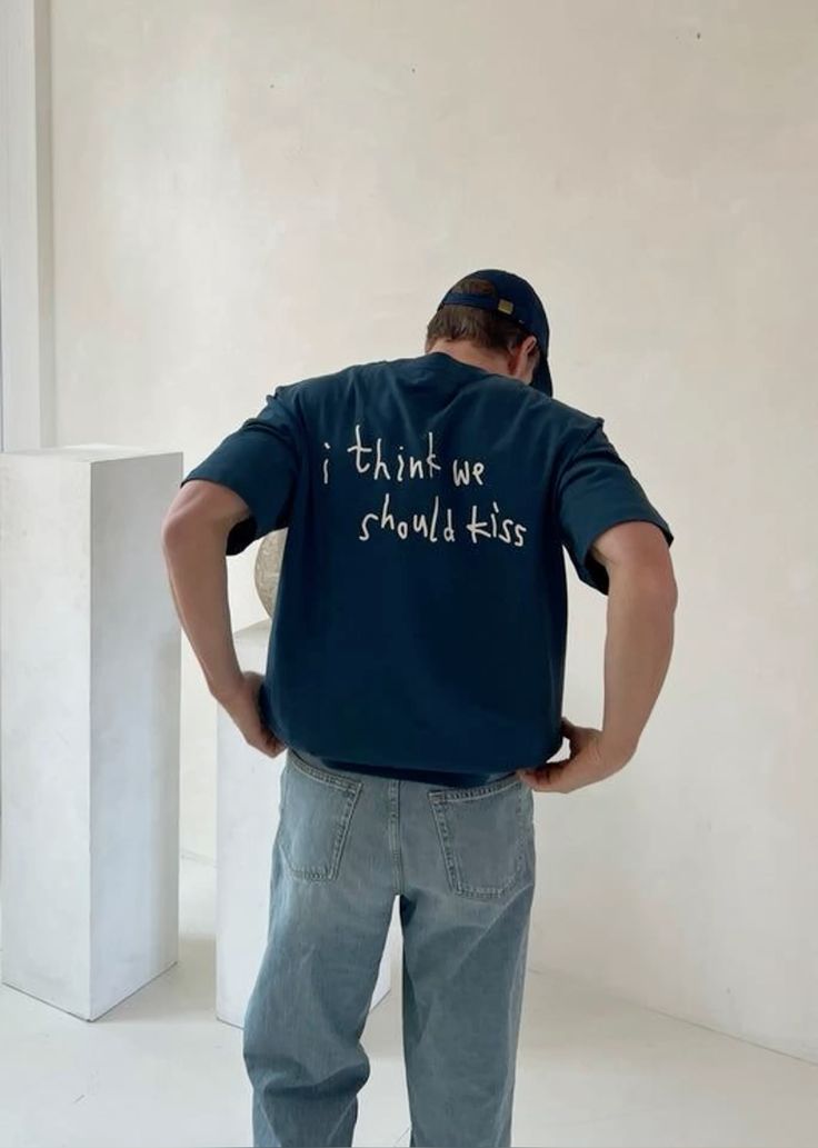 Understated Stylish Tee43