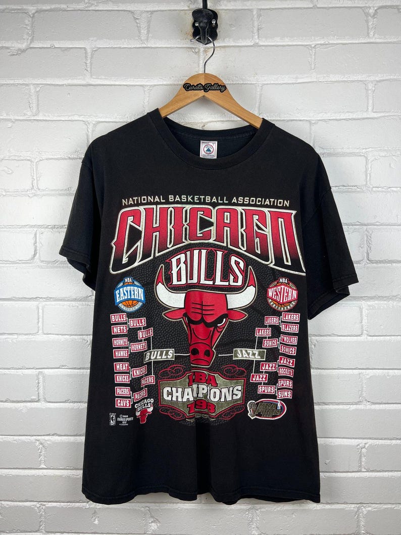 vintage 1998 Chicago Bulls NBA Champs Road To The Finals Stats Front & Back Graphic T Shirt Size L 90s For Men And Women
