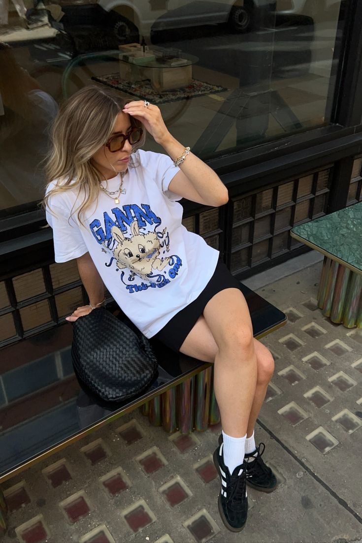 Relaxed Fit, Unstoppable Vibe