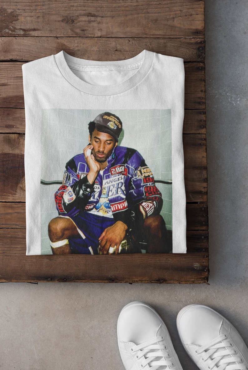 Kobe Bryant T-Shirt, Vintage Basketball Hoodie, 2001 Finals Championship Sweater, LA Mamba Tee, Retro Kobe Fan Top, Basketball Lover Gift