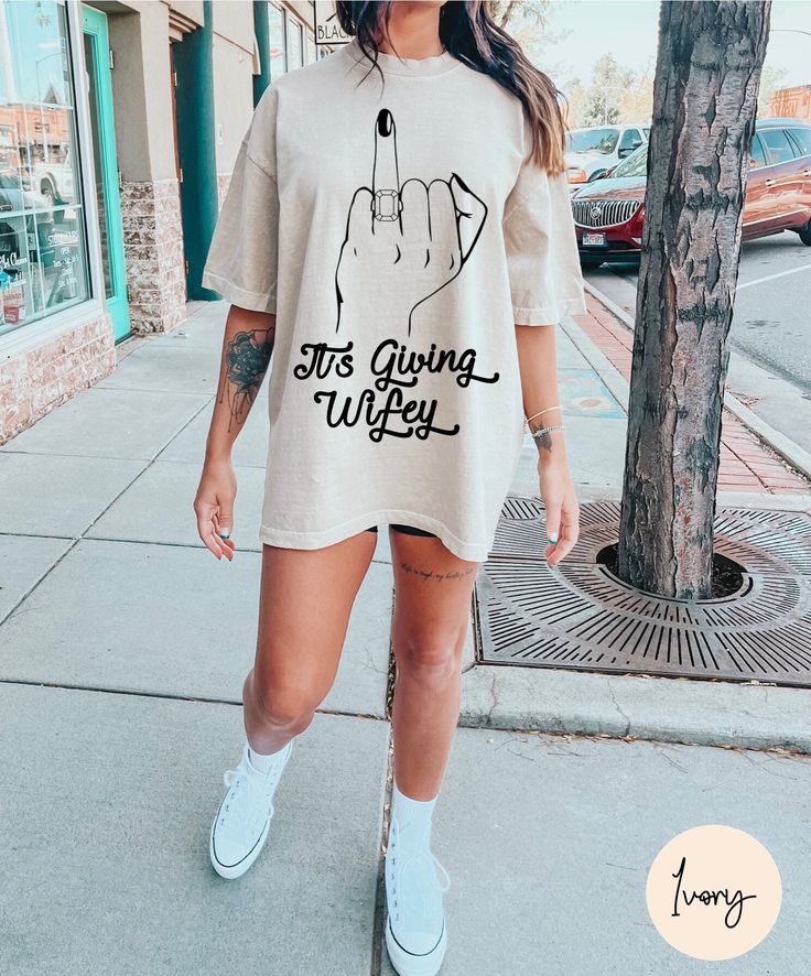 Its Giving Wifey Shirt, Cute Bride to Be Shirt, Its Giving Wife Shirt, ring finger shirt, Bachelorette Party Gift, honeymoon engagement gift