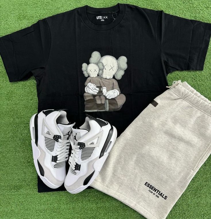 UNIQLO T-Shirt For Men And Women