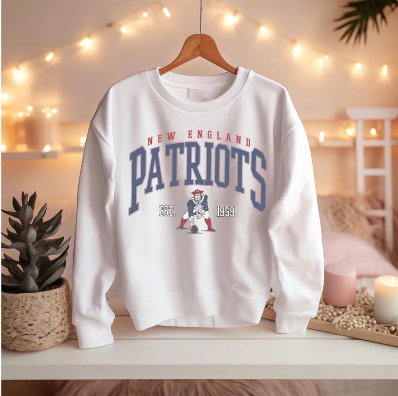 New England Football Vintage Sweatshirt T-Shirt,The Pats T-Shirt,Vintage New England Fan Gift Crewneck,Patriot Sweatshirt Fans Gift FML2 For Men And Women