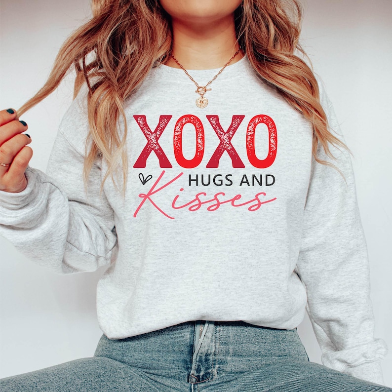 Xoxo Hugs and Kisses T-Shirt, Valentines Day Xoxo Shirts for Womens, cute xoxo shirt, Xoxo Cute Shirt, Couples Gift, Gift for Her For Men And Women