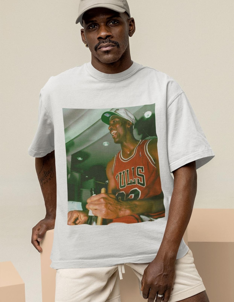 Michael Jordan Tee Shirt, Tribute to the Legend, Unisex Graphic Tee, Perfect for Basketball Fans, Gift for Hoops Enthusiasts, Iconic Jersey