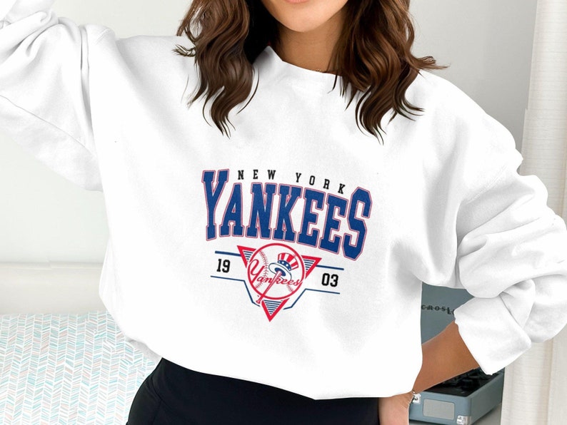 New York Yankees Apparel | Official Yankees Gear, Hats, Jerseys, & Fan Merchandise Unisex Heavy Blend√¢¬Ñ¬¢ Crewneck Sweatshirt For Men And Women