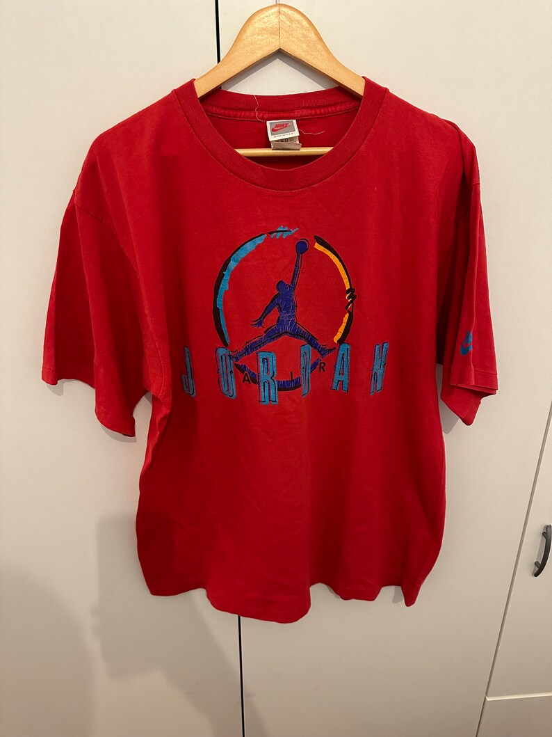 Nike Air Jordan Shirt T-Shirt Size L Retro Vintage Michael Jordan Shirt For Men And Women