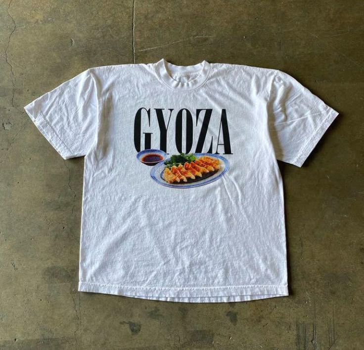Essential Tee for a Trendy Wardrobe