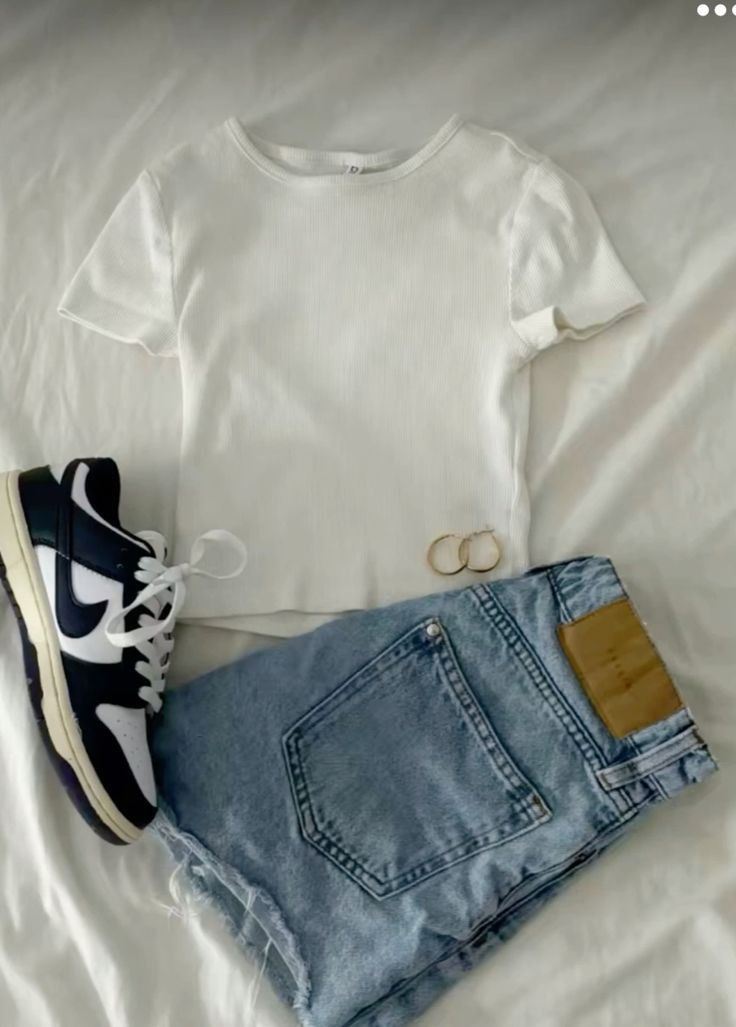 Mon Outfit For Men And Women